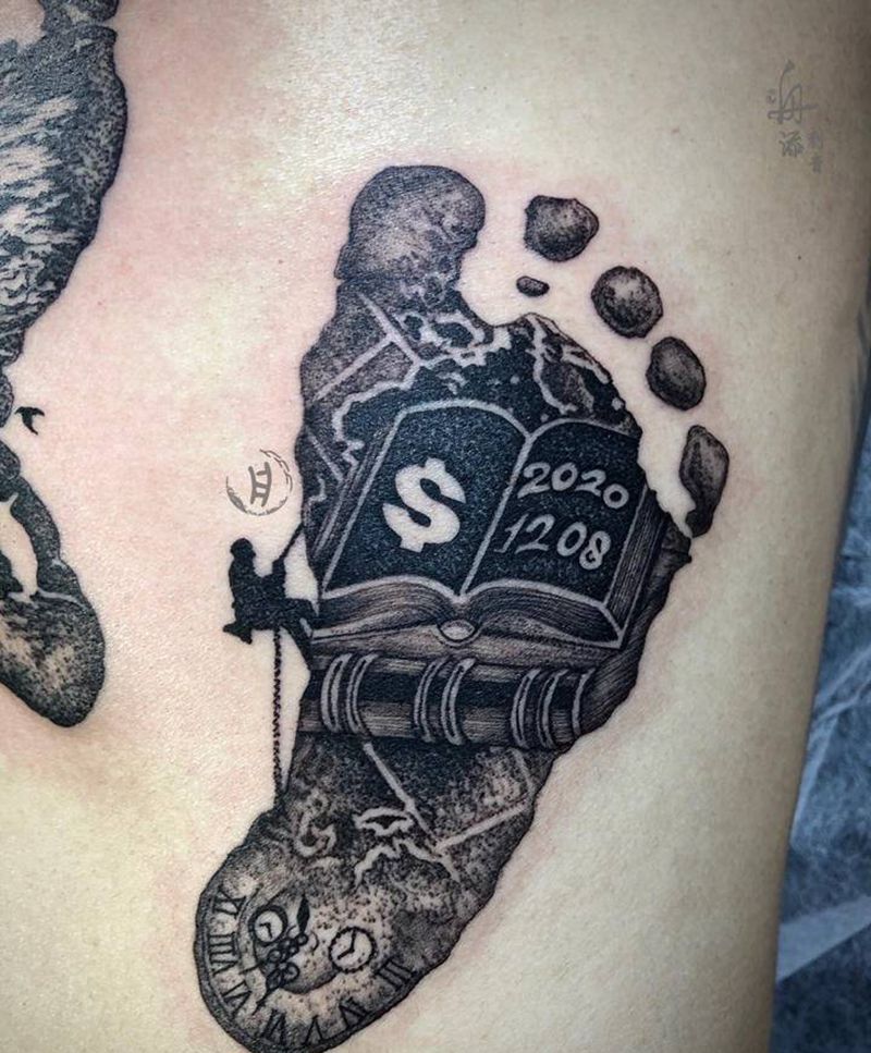 宝宝脚印纹身图片_腰部点刺欧美写实脚印宝宝纹身图案
