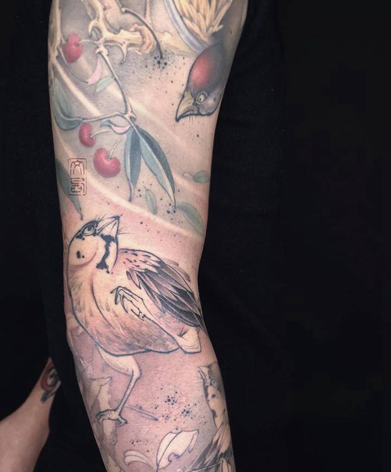 南山双栖图局部纹身图片_肩部手臂新传统水墨花鸟画纹身图案