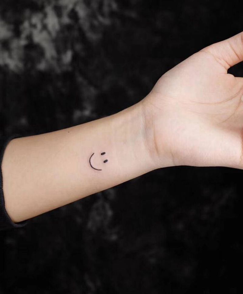 笑脸纹身图片_手臂新传统New School笑脸纹身图案