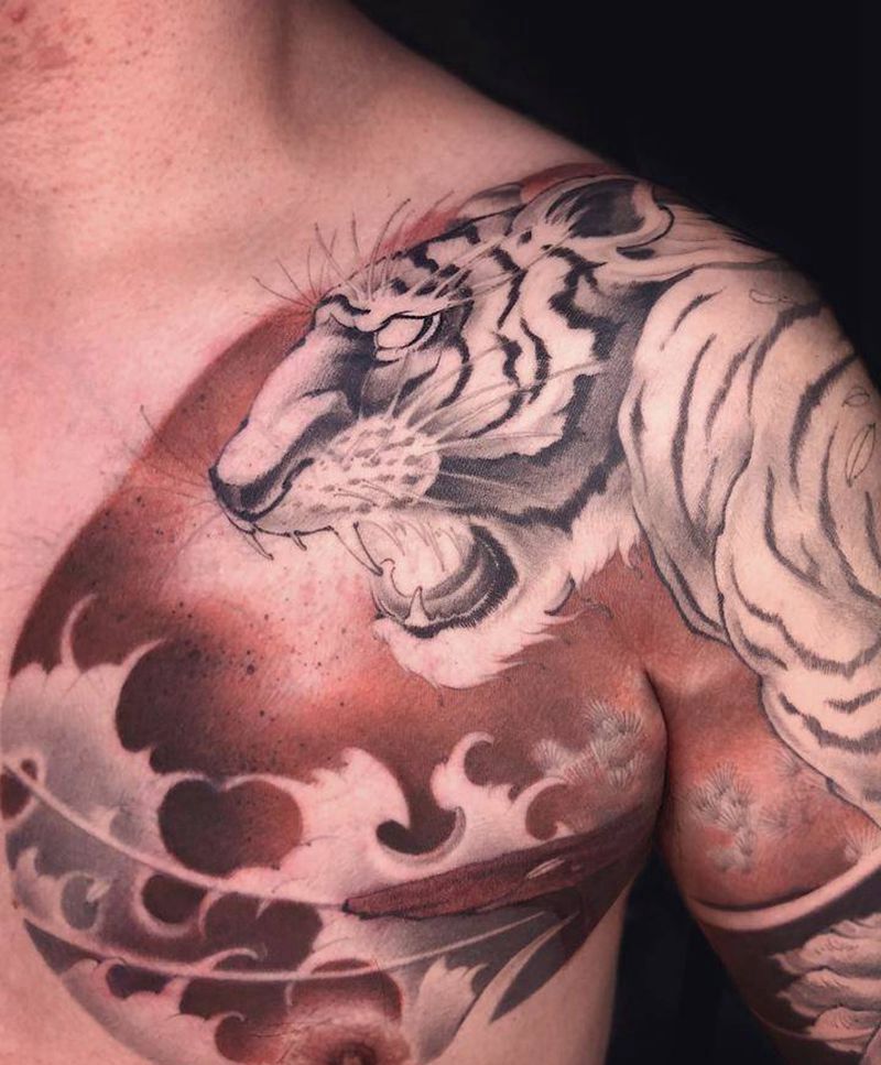 虎啸山林纹身图片_肩部胸部新传统水墨猛虎纹身图案