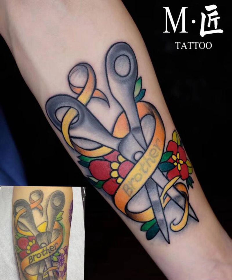 剪刀纹身图片_手臂新传统New School剪刀纹身图案