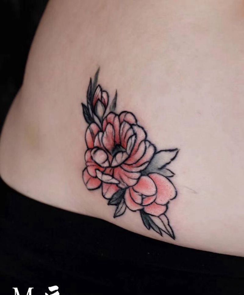 花纹身图片_腹部New School花纹身图案