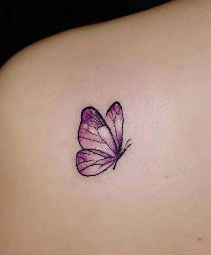 蝴蝶纹身图片_背部New School蝴蝶纹身图案