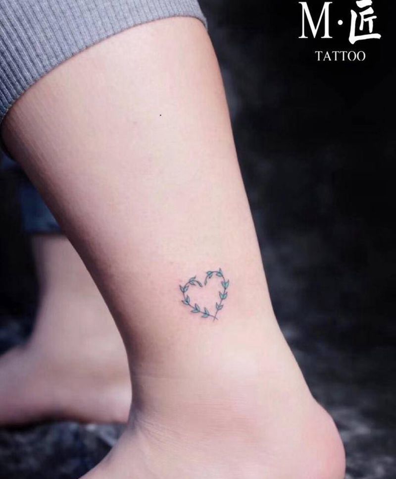 心纹身图片_腿部New School心纹身图案