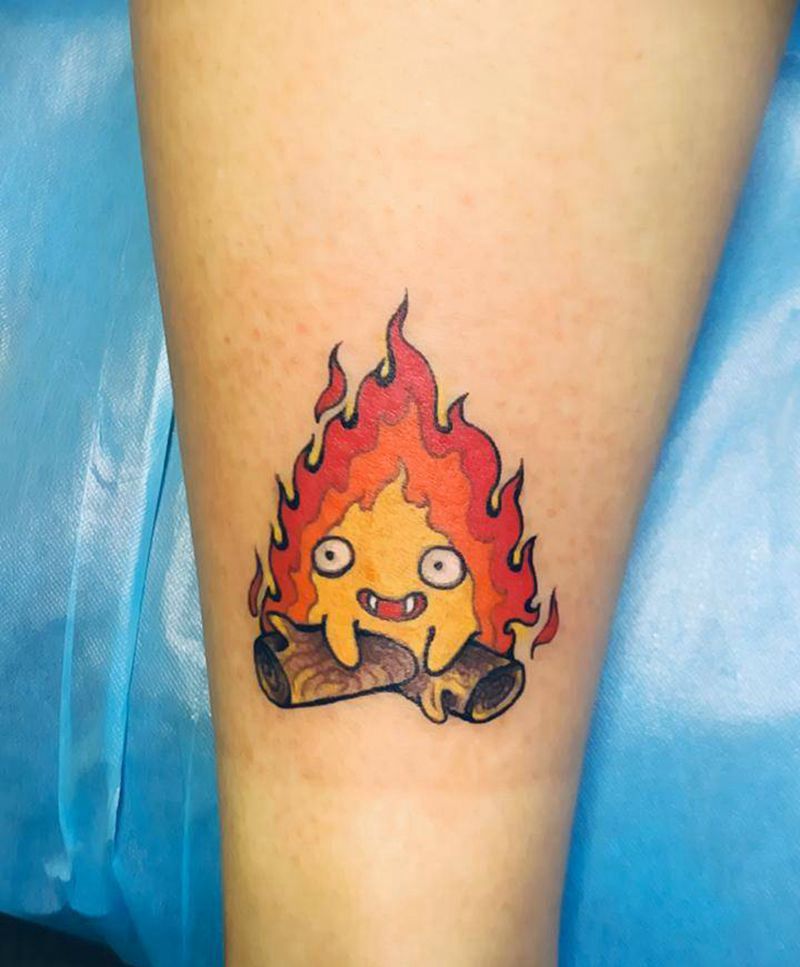 一个小可爱纹身图片_腿部纹身图案