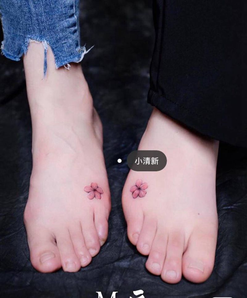 纹身覆盖|  脚背纹身图片_脚部水彩花覆盖小清新纹身图案