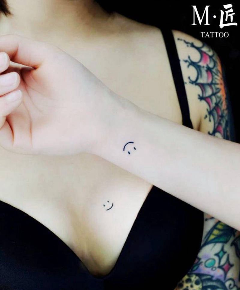 闺蜜 小纹身纹身图片_手臂胸部几何笑脸闺蜜小清新纹身图案