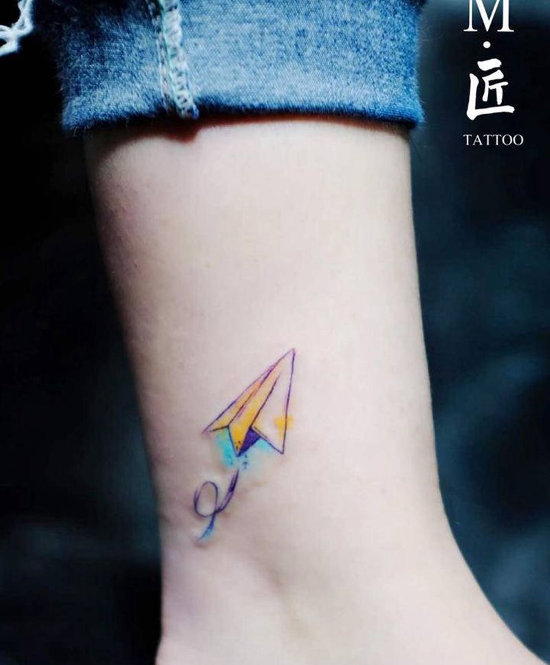 小清新纹身纹身图片_脚部腿部水彩几何纸飞机晕染小清新纹身图案