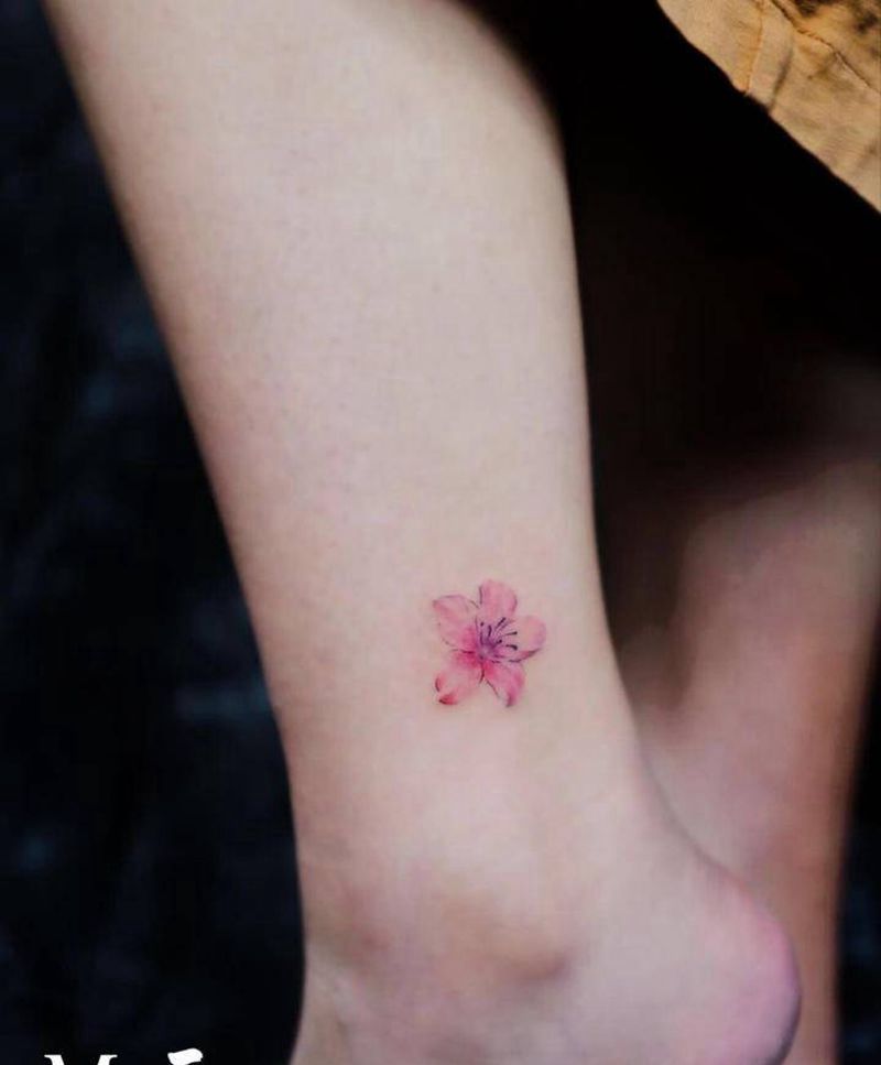 今日作品分享纹身图片_脚部腿部水墨几何樱花小清新晕染纹身图案