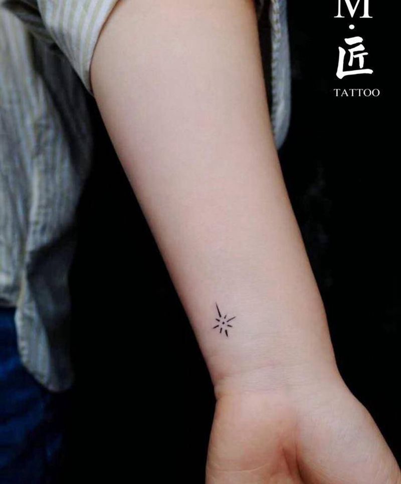 小清新纹身纹身图片_手臂几何点刺星星线条小清新纹身图案