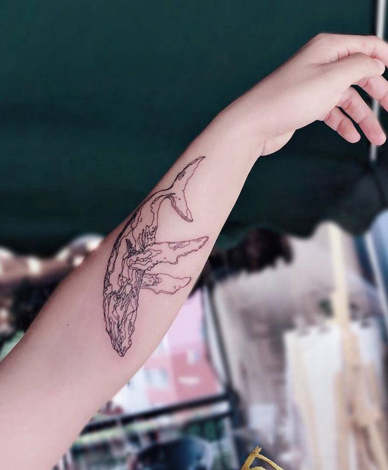 鲸鱼纹身图片_手臂几何鲸鱼小臂纹身图案