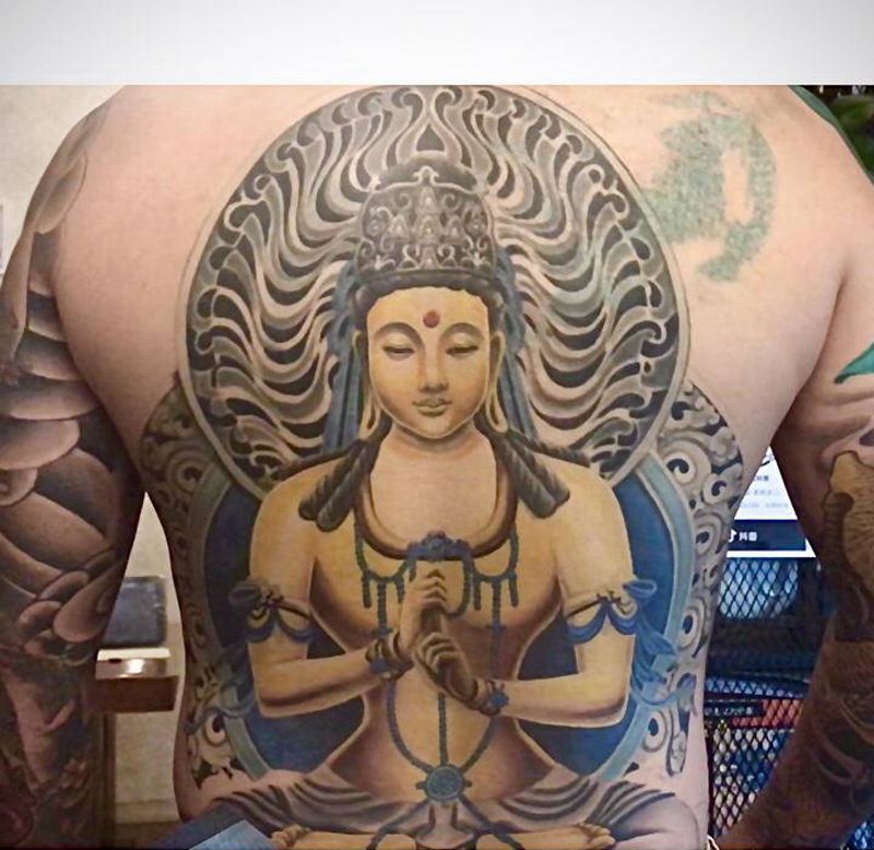 大满背纹身图片_背部新传统佛像彩色满背纹身图案