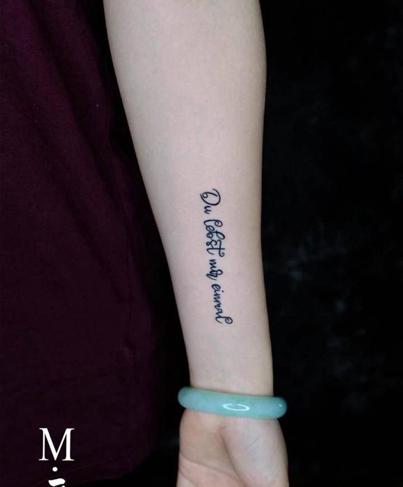 德文   纹身纹身图片_手臂花体字文字线条德语纹身图案