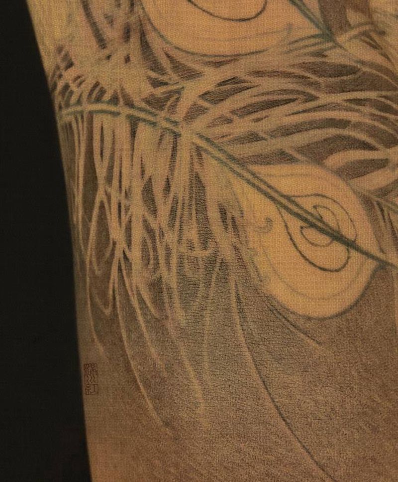 掏染凤翎纹身图片_腰部腿部新传统凤凰纹身图案