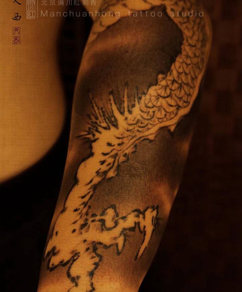 墨龙图局部纹身图片_肩部手臂新传统水墨龙水墨国风纹身图案