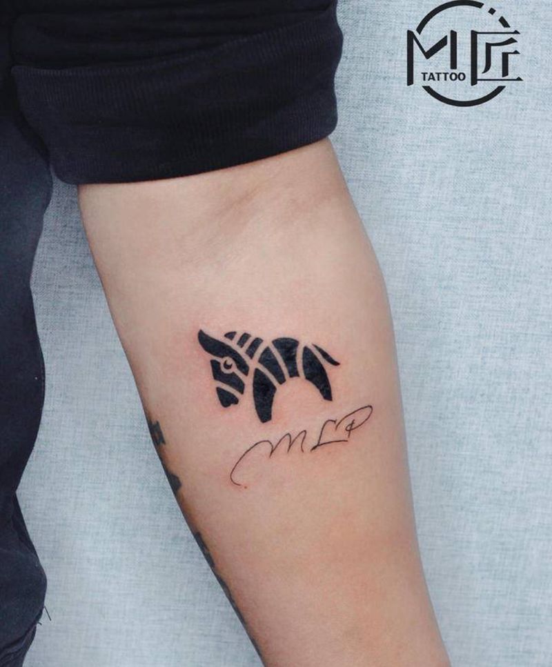 几何马纹身图片_手臂纹身图案