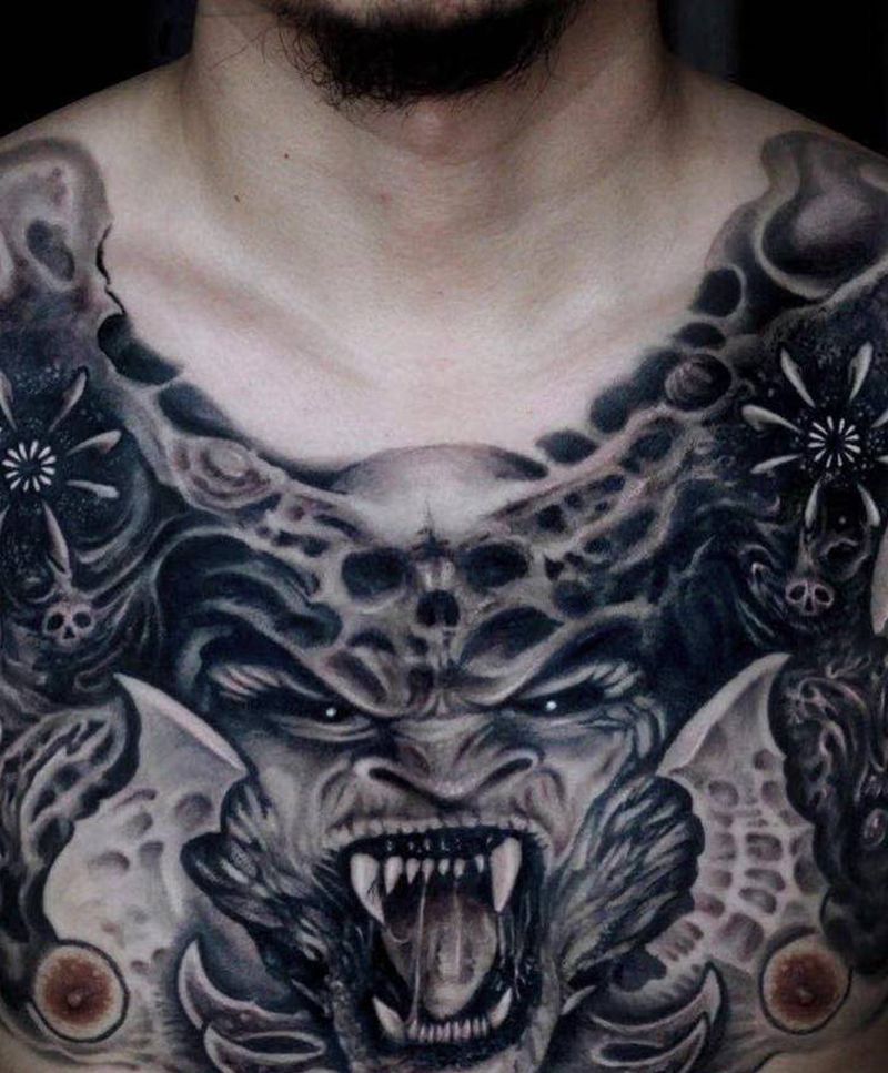 暗黑写实花胸纹身图片_胸部欧美写实暗黑纹身图案