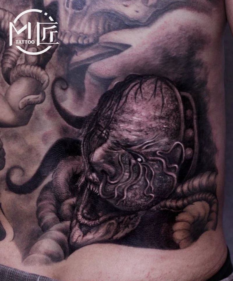 暗黑系列写实纹身图片_背部欧美写实暗黑系列纹身图案