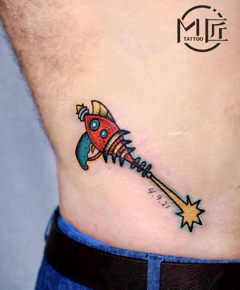 激光枪纹身图片_腹部Old SchoolNew School纹身图案