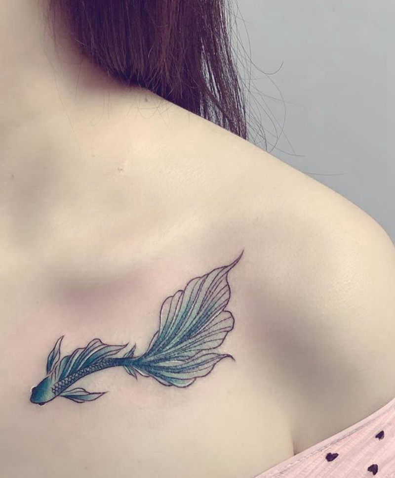 水彩斗鱼纹身图片_胸部颈部水彩水墨斗鱼纹身金鱼纹身锁骨纹身纹身图案