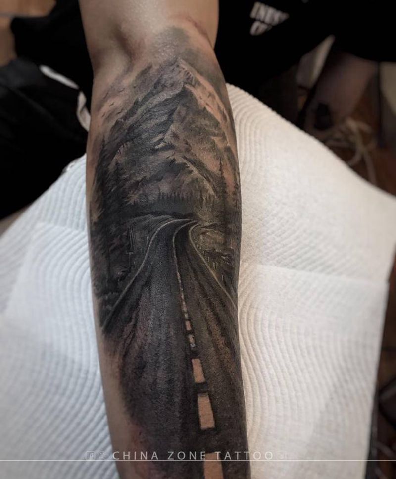 旧图修整纹身图片_腿部欧美写实公路山峰风景纹身图案