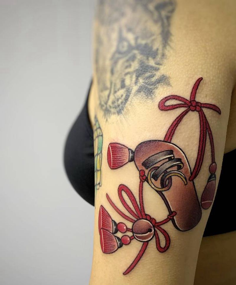 珍贵的礼物纹身图片_手臂背部New School水彩鞋纹身手臂纹身拖鞋纹身纹身图案