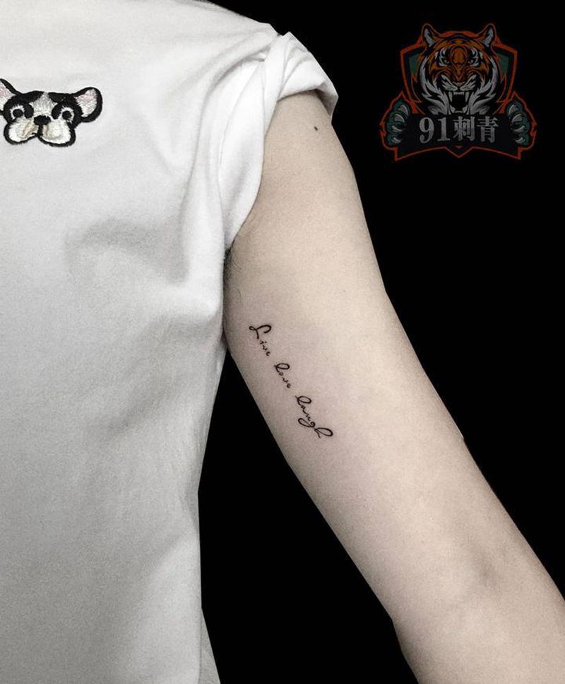 小清新组纹身图片_手臂花体字纹身图案
