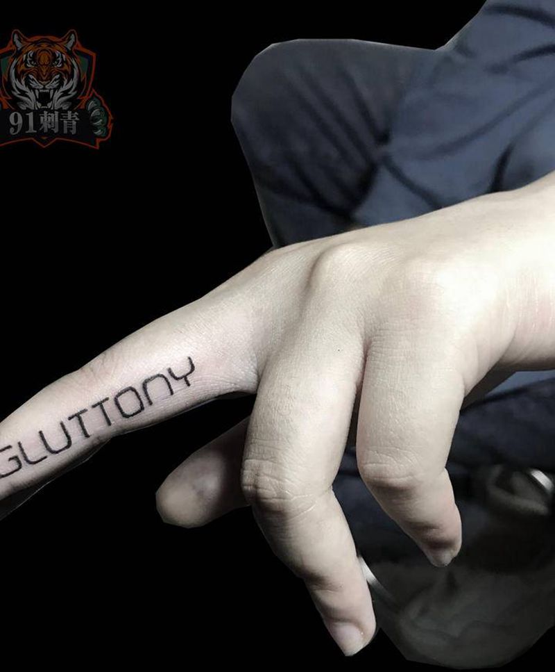 字母纹身图片_手部花体字纹身图案