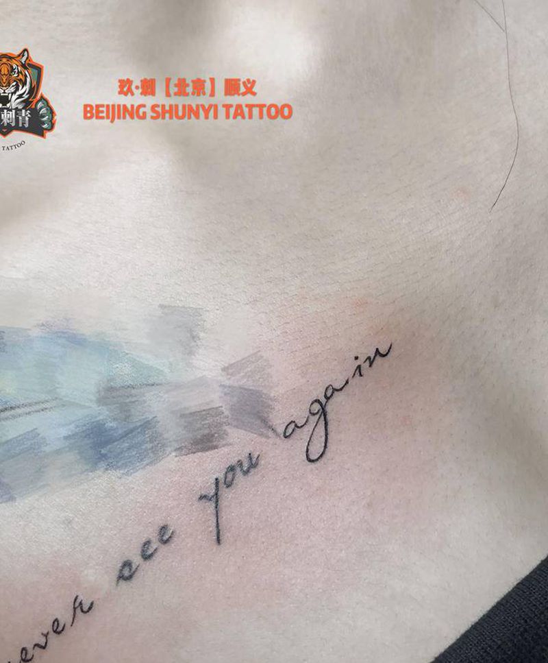 字母纹身图片_胸部花体字纹身图案