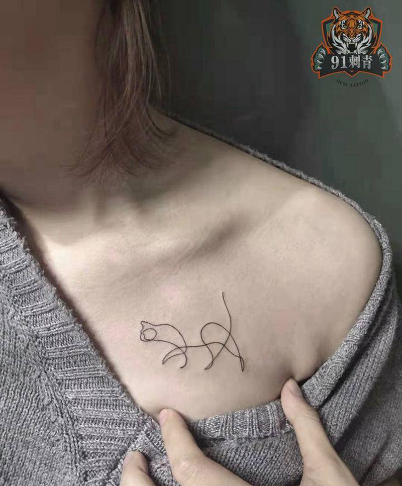 线纹身图片_胸部几何纹身图案