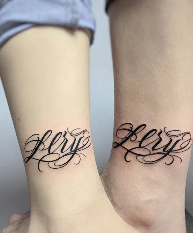 情侣花体纹身图片_脚部腿部点刺图腾花体字情侣纹身字纹身纹身图案