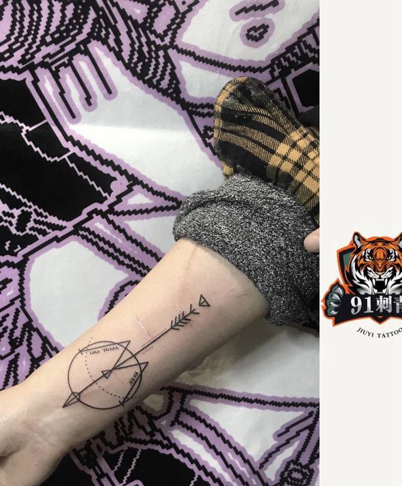 几何纹身图片_手臂几何纹身图案