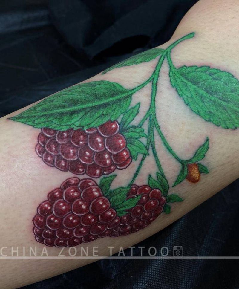 几个小水果纹身图片_脚部腿部新传统水彩水果纹身图案