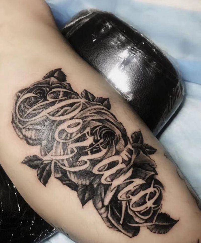 花纹身图片_腿部欧美写实点刺花纹身图案