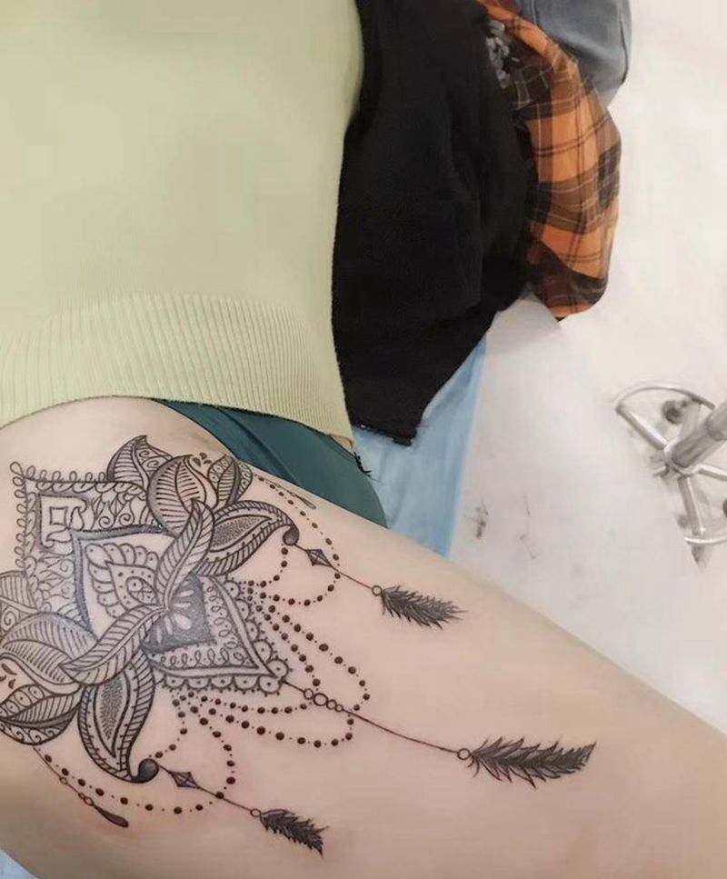 樊花纹身图片_臀部点刺纹身图案