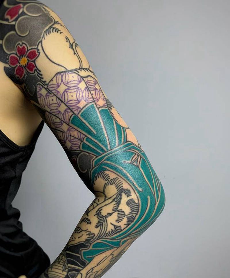 日式九尾纹身图片_手臂肩部老传统Old School九尾狐狐狸日式花臂纹身图案