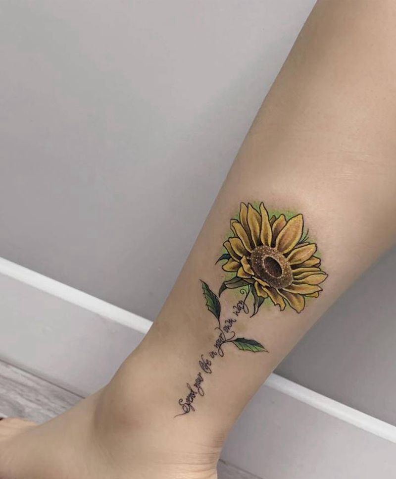 向日葵纹身图片_脚部腿部欧美写实New School太阳花向日葵小腿花纹身图案