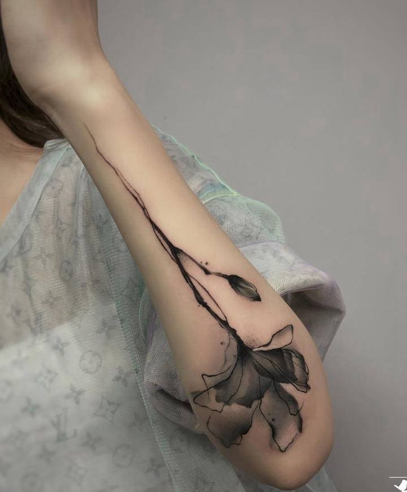 水墨【馨】纹身图片_手臂水彩水墨花纹身康乃馨水墨花纹身图案