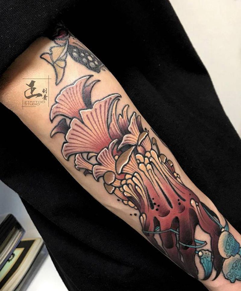 蘑菇爪纹身图片_手臂New SchoolOld School蘑菇手骷髅纹身图案