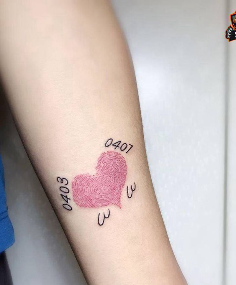 手印纹身图片_手臂几何手印纹身图案