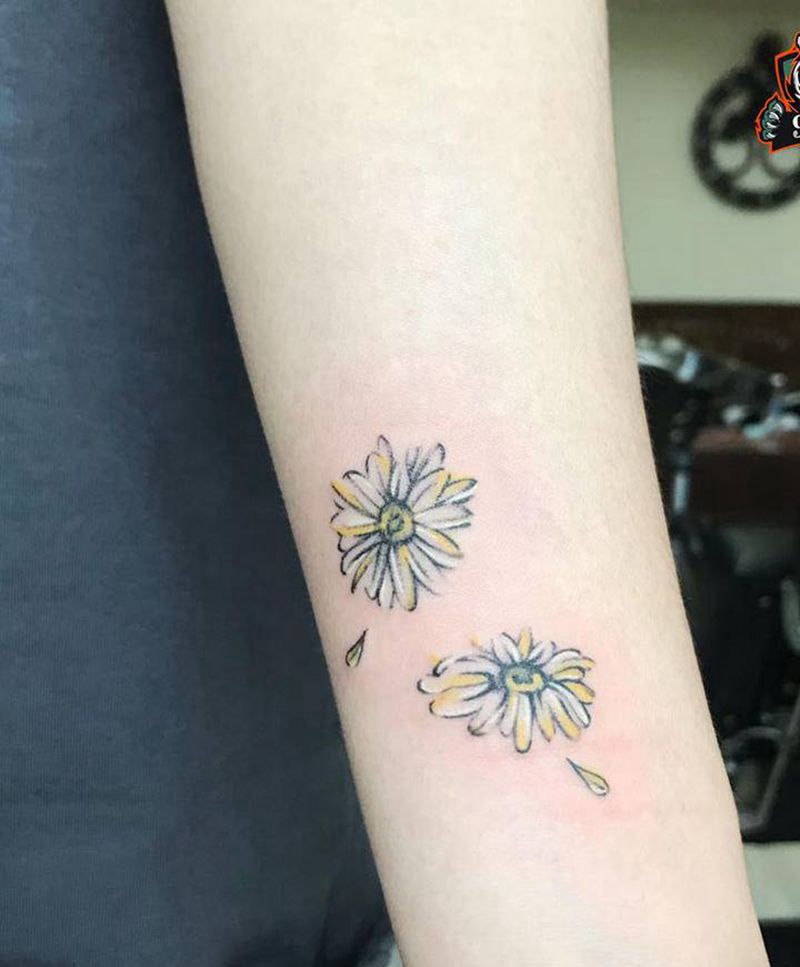 花纹身图片_手臂点刺纹身图案