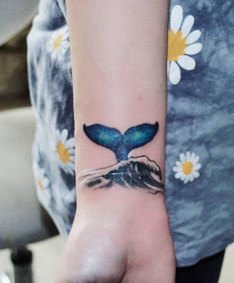 鲸尾纹身图片_手臂水彩鲸尾纹身图案