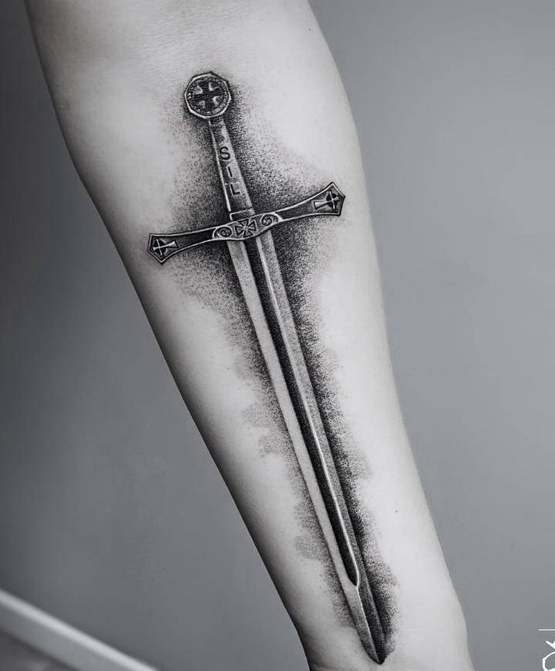 十字军之间纹身图片_手臂点刺图腾剑兵器大宝剑纹身图案