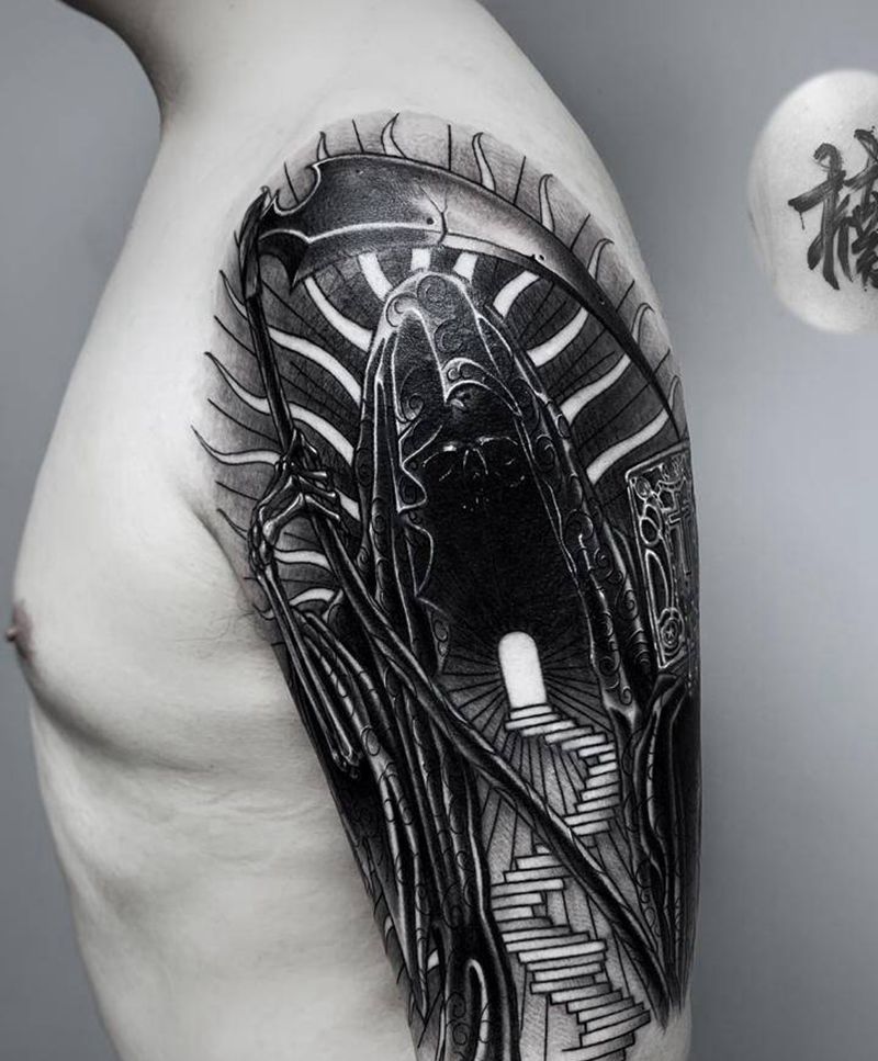 死神遮盖纹身图片_肩部手臂欧美写实点刺死神镰刀鬼纹身图案