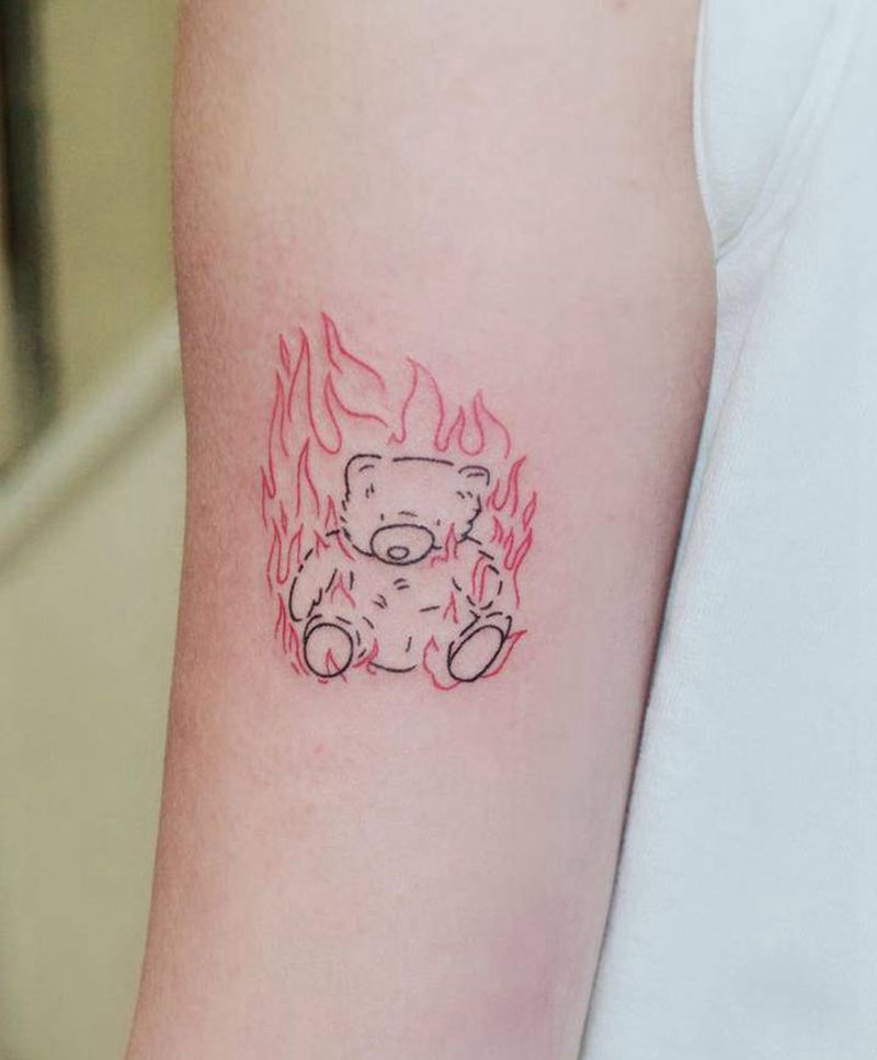 小熊纹身图片_手臂几何小熊纹身图案