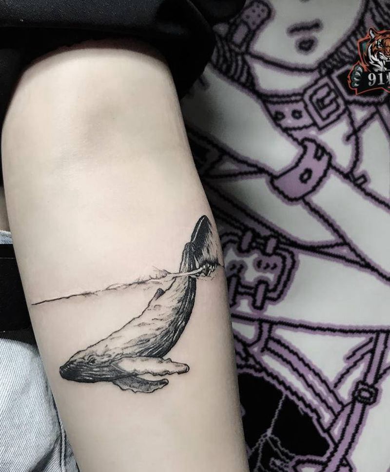 鲸鱼纹身图片_手臂水墨鲸鱼纹身图案