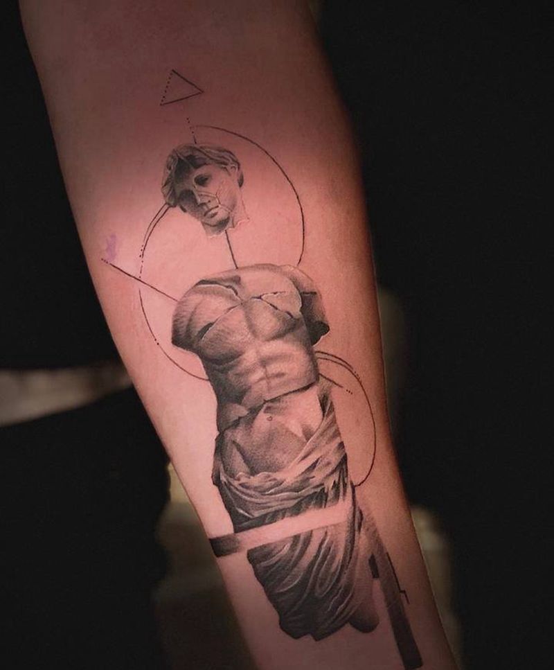 一刺-闰土纹身图片_欧美写实纹身图案