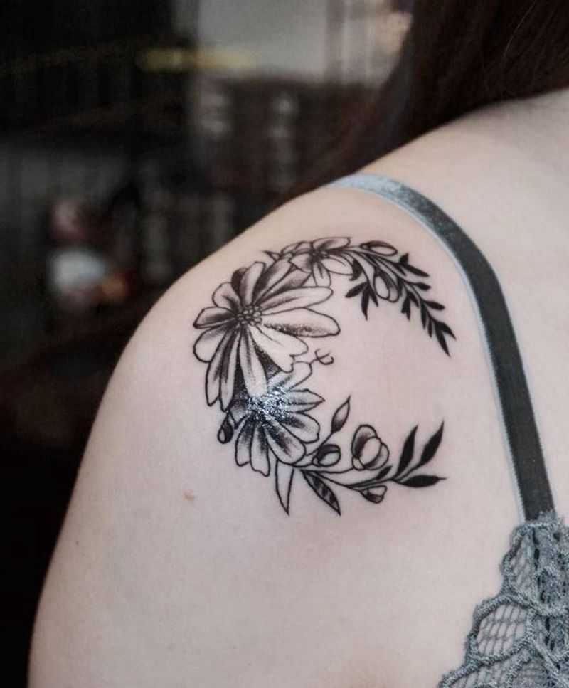 肩花纹身图片_手臂肩部图腾花纹身图案