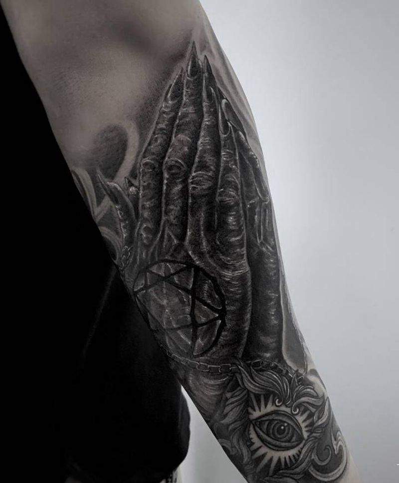 邪恶信仰纹身图片_手臂手部欧美写实点刺手信仰眼睛纹身图案