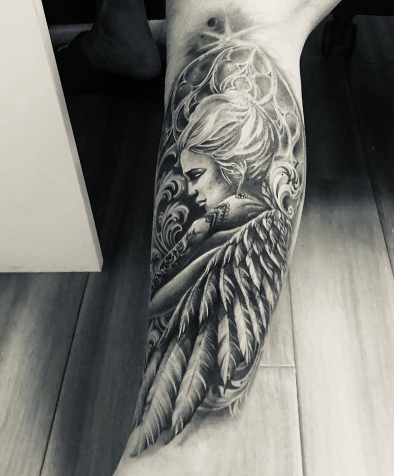 天使纹身图片_腿部脚部欧美写实点刺天使恢复后欧美黑灰纹身图案